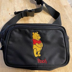 Vintage Disneyland Super Rare Winnie the Pooh Bear Body Bag. LIKE NEW W/outTAGS